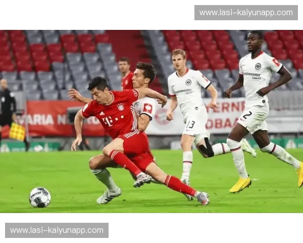 战火重燃：安联球场上的红色对决，拜仁慕尼黑与曼联的史诗篇章